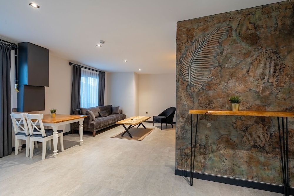 undefined Eluxio Suite Hotel 2