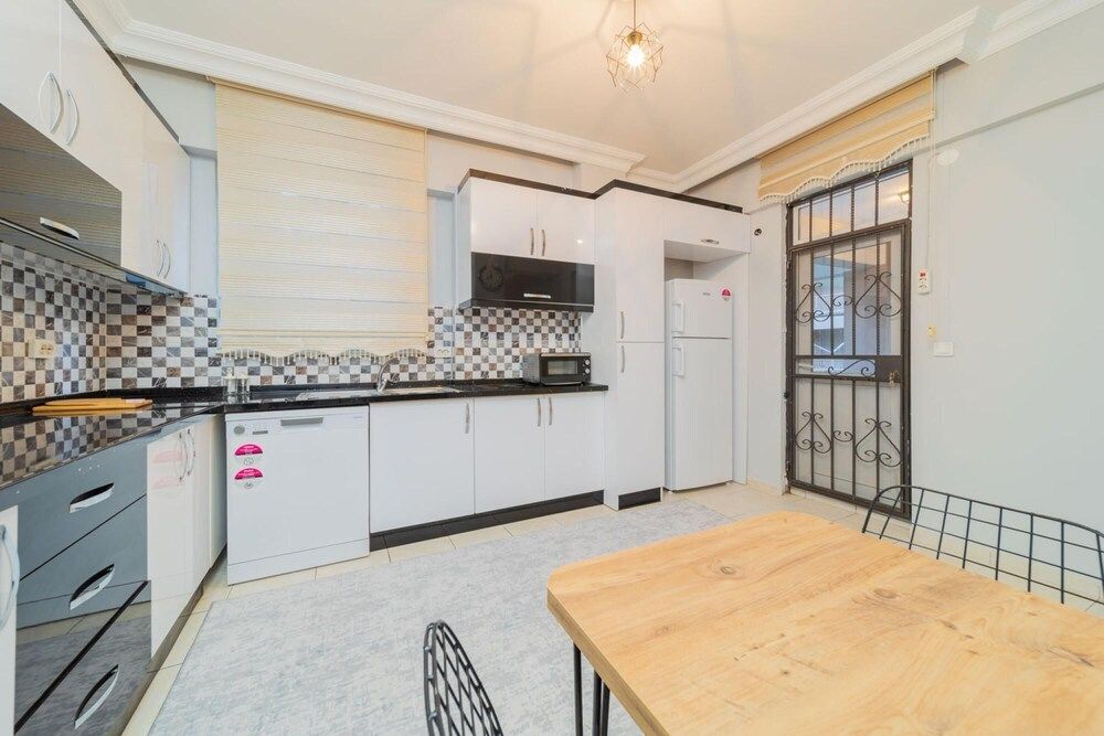 undefined Vibrant Flat With Lovely Balcony in Muratpasa 8