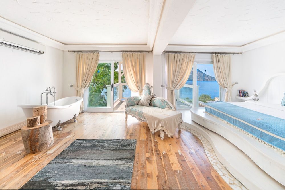 Waterfront Suites