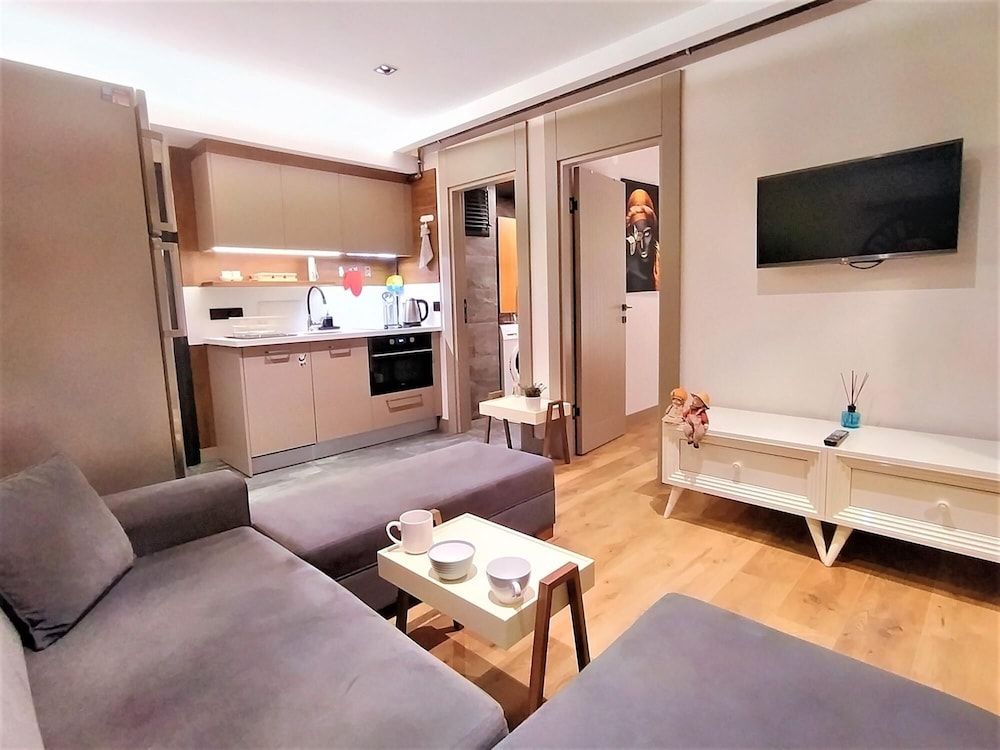 undefined Sleek Residence Flat in Muratpasa With Shared Pool 3