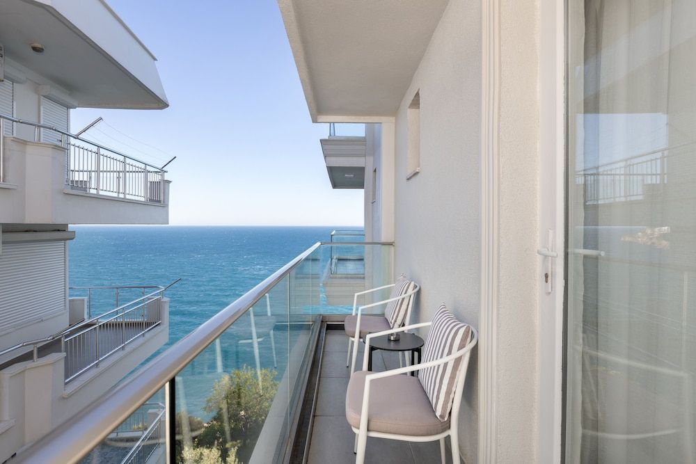 undefined Afflon Sea Hill Concept Adult Only 10