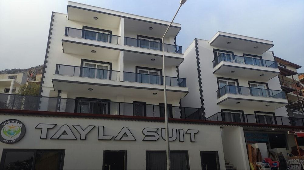 undefined Tayla Suit 3