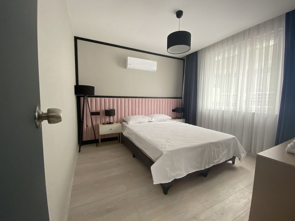 undefined Via Suite 9