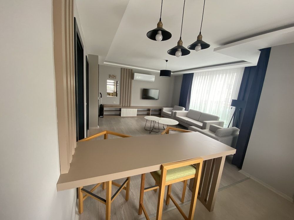 undefined Via Suite 10