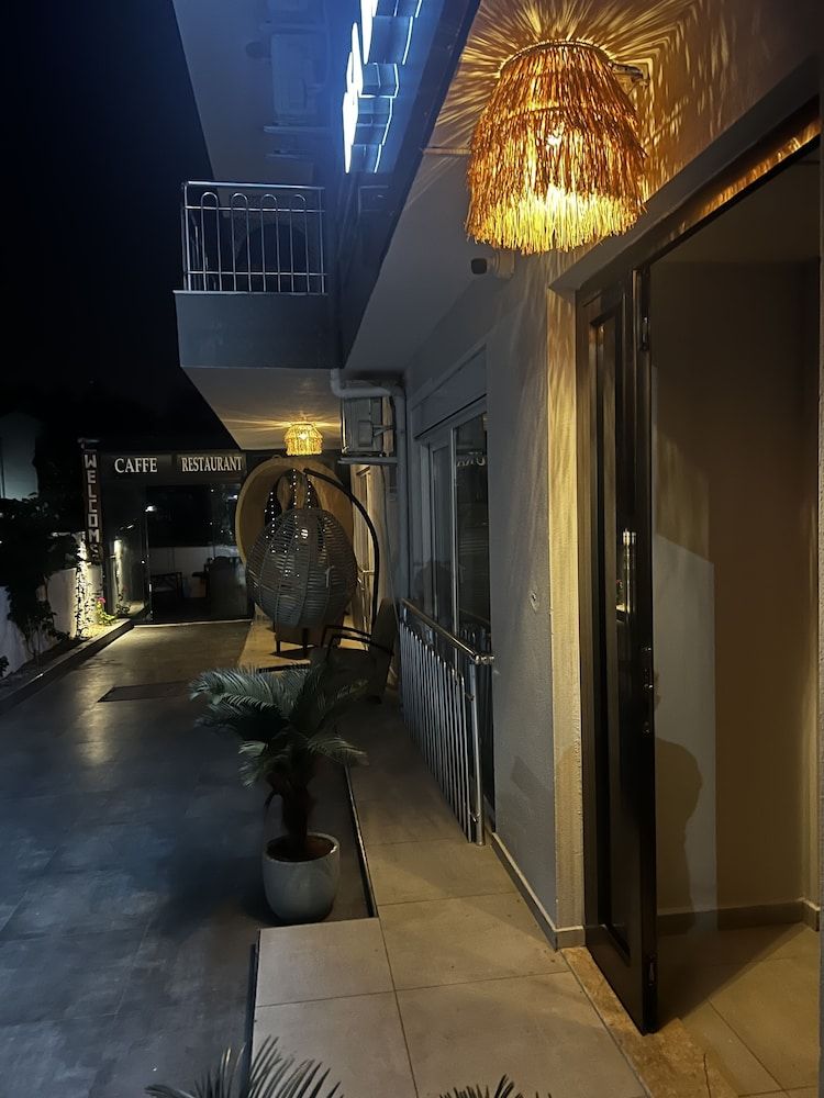 undefined Deadel Hotel 7