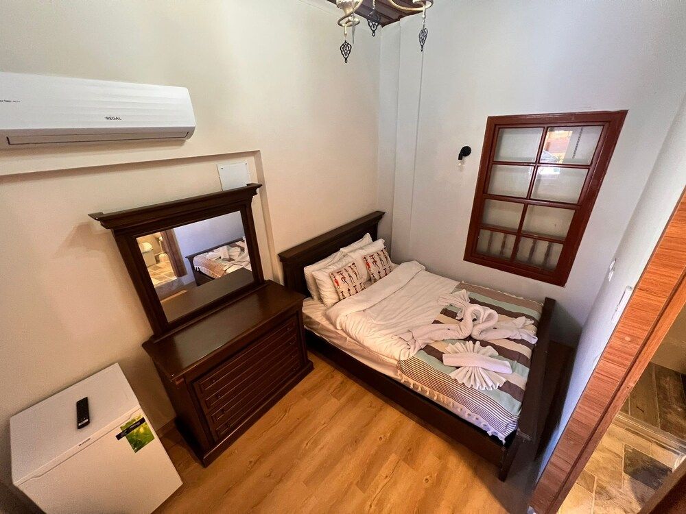 undefined Tarihi Sarı Konak 3