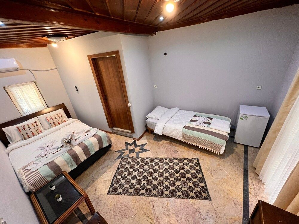 undefined Tarihi Sarı Konak 8