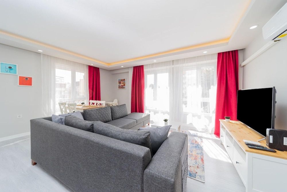 undefined Modern and Fully Furnished 1 1 Flat in Antalya