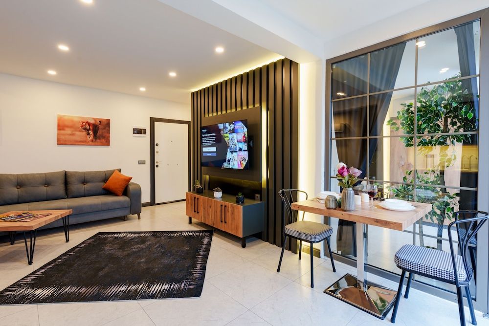 undefined Mrt Suites Lara