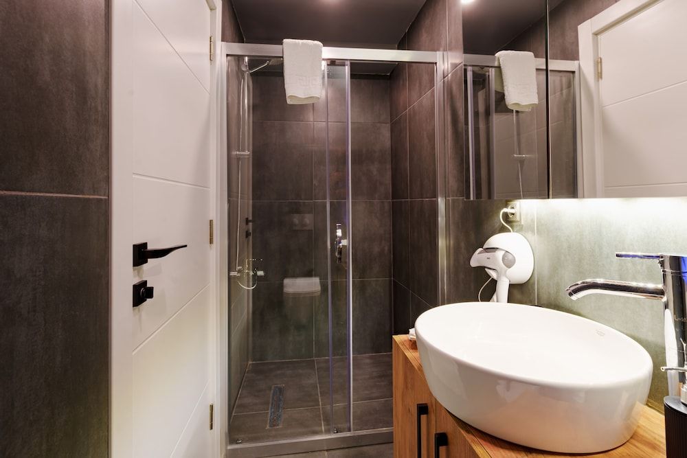 undefined Mrt Suites Lara 8