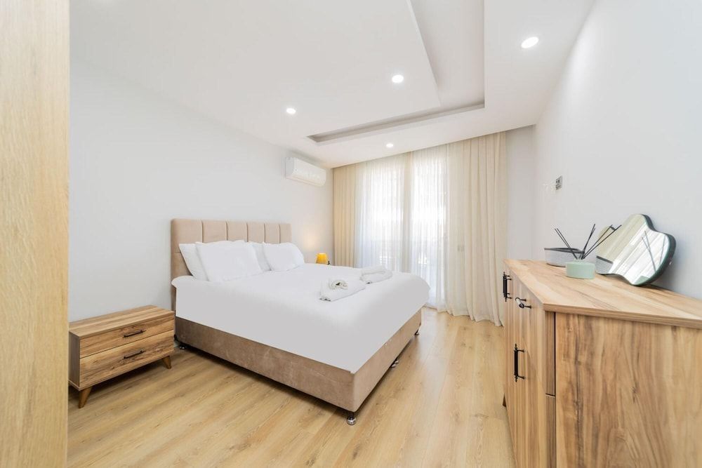 undefined Stylish and Luminous Flat in Antalya 8