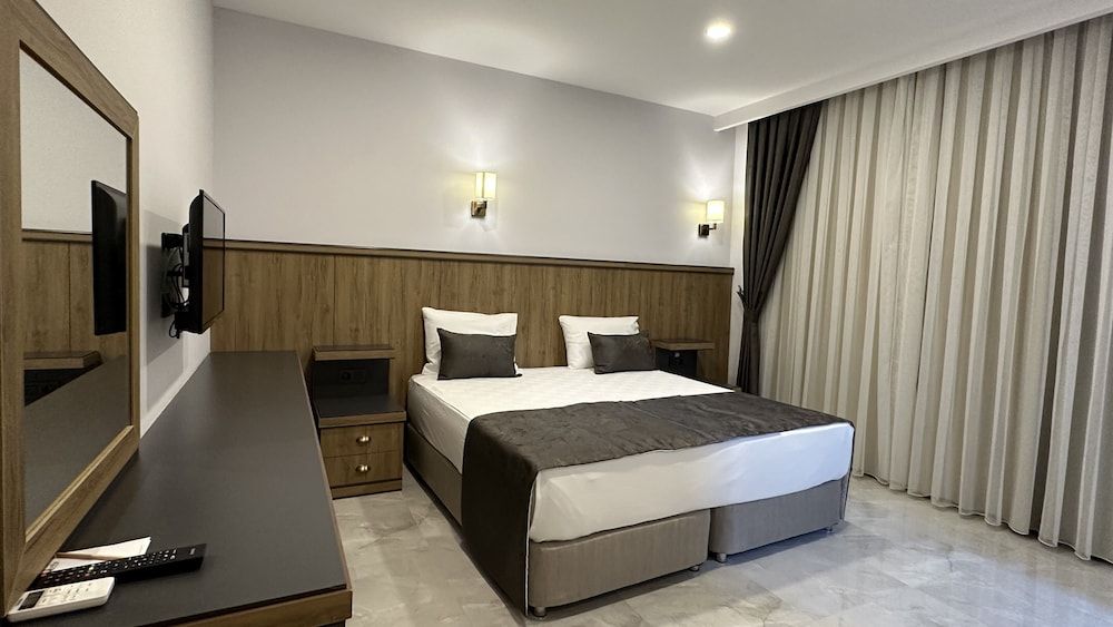 Quality Gold Suit Hotel Standard Room, 2 Twin Beds 2
