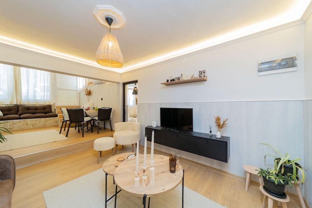 undefined Stylish Apartment Close to the Beach in Antalya 4