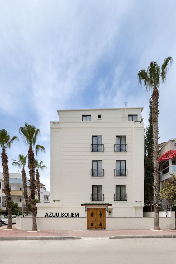 undefined Azuu Bohem 7