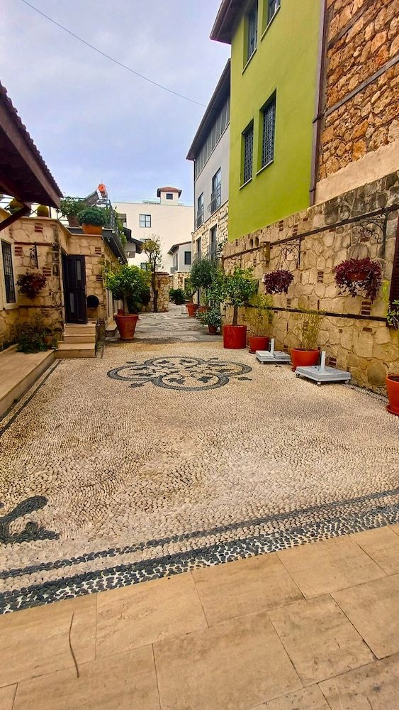 undefined Warm Studio Flat with Patio LOTUS 5