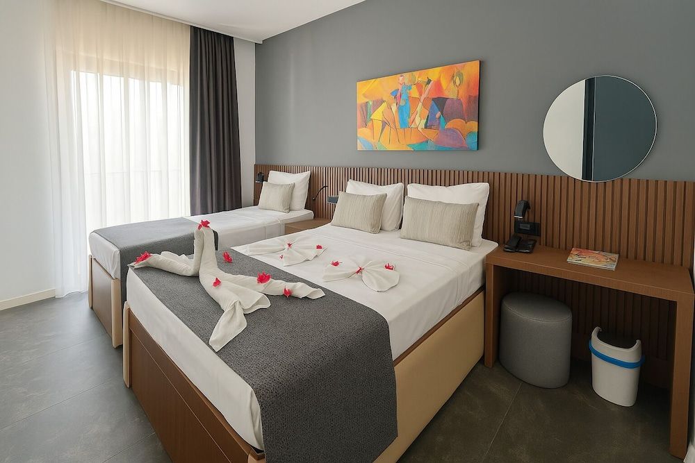 undefined WOLF OF THE CITY HOTEL & SPA 3