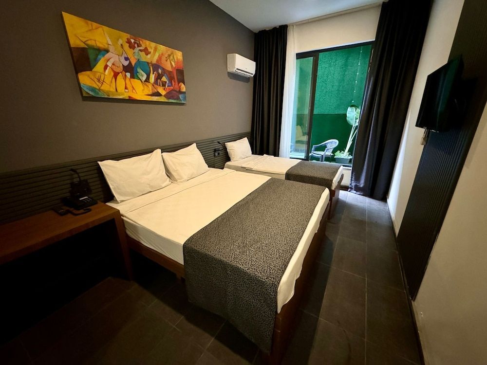 Economic Basement Floor Triple Room