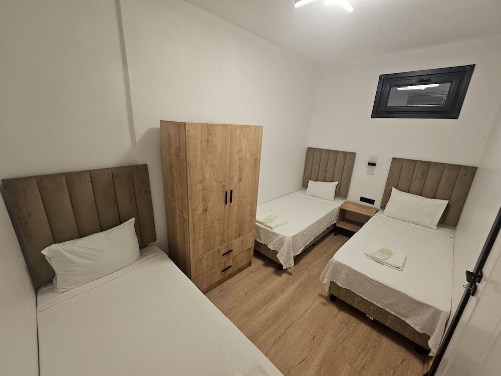 mia mia suites Royal Apartment 3