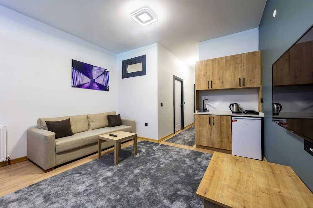 mia mia suites Royal Apartment 8