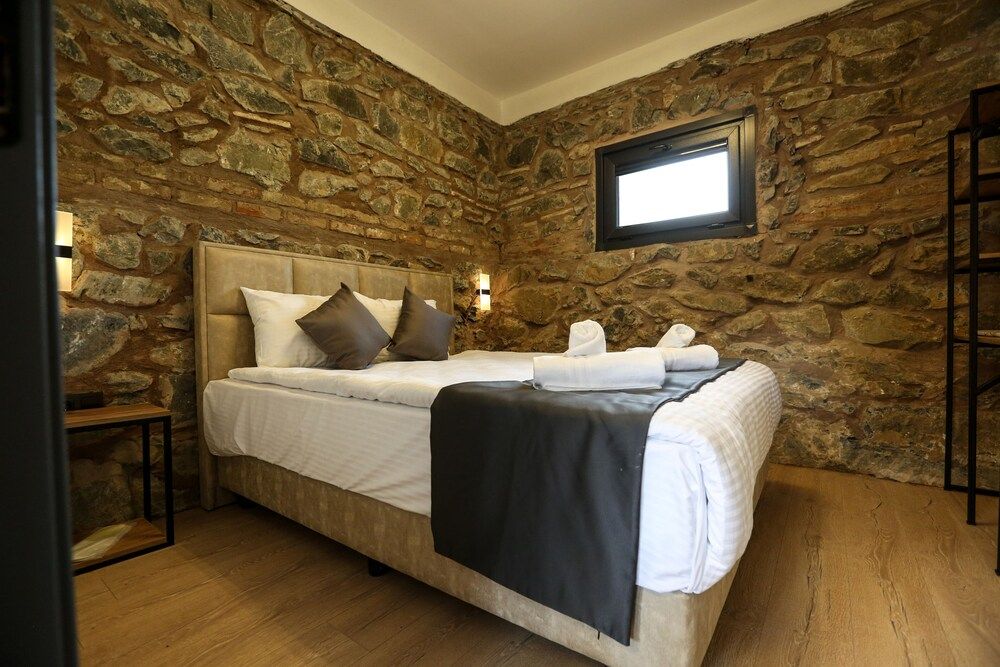 mia mia suites Deluxe Apartment 2