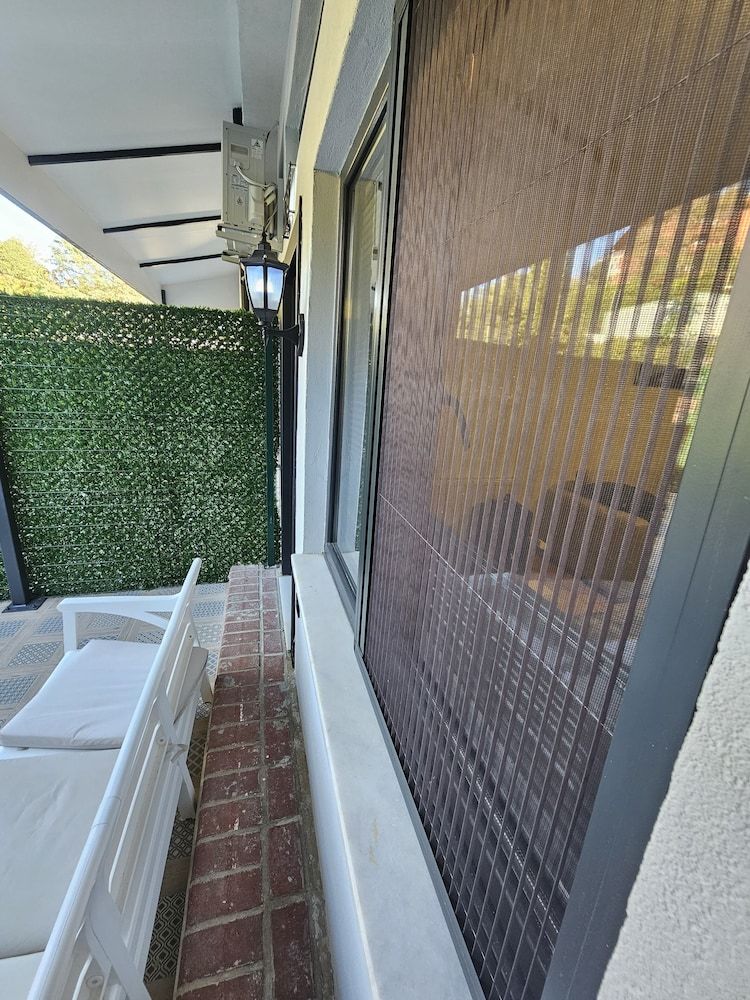 mia mia suites Royal Apartment 10