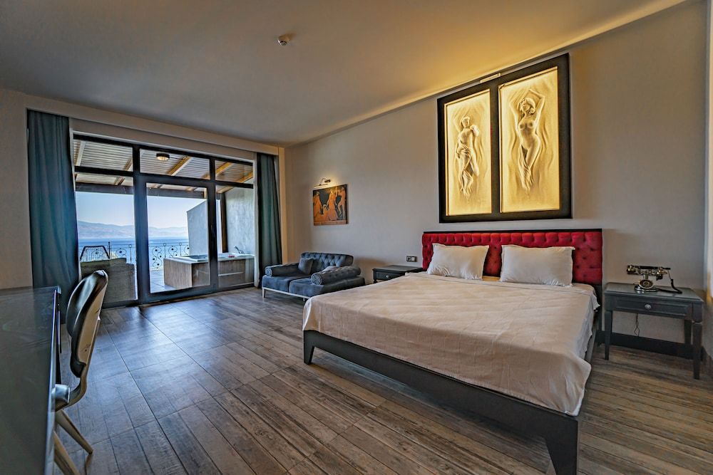 Deluxe Room with Jacuzzi