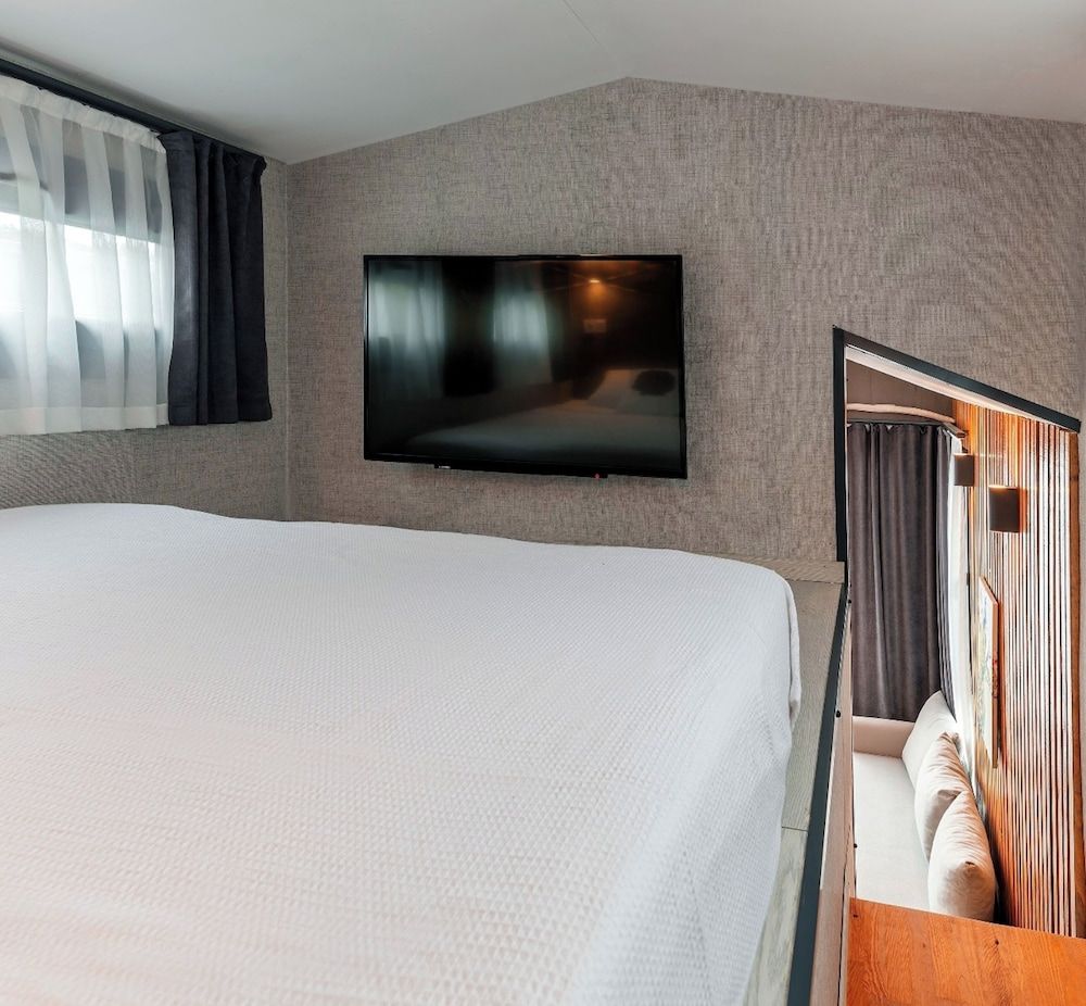 Ada Tiny House Premium Room 3