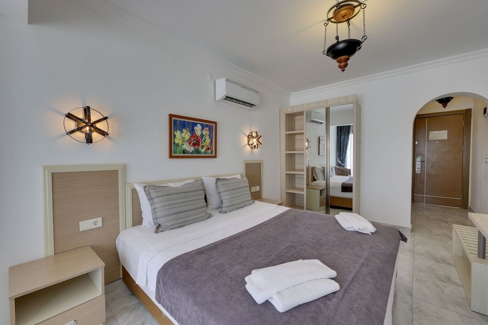 undefined Sami Beach Hotel 10