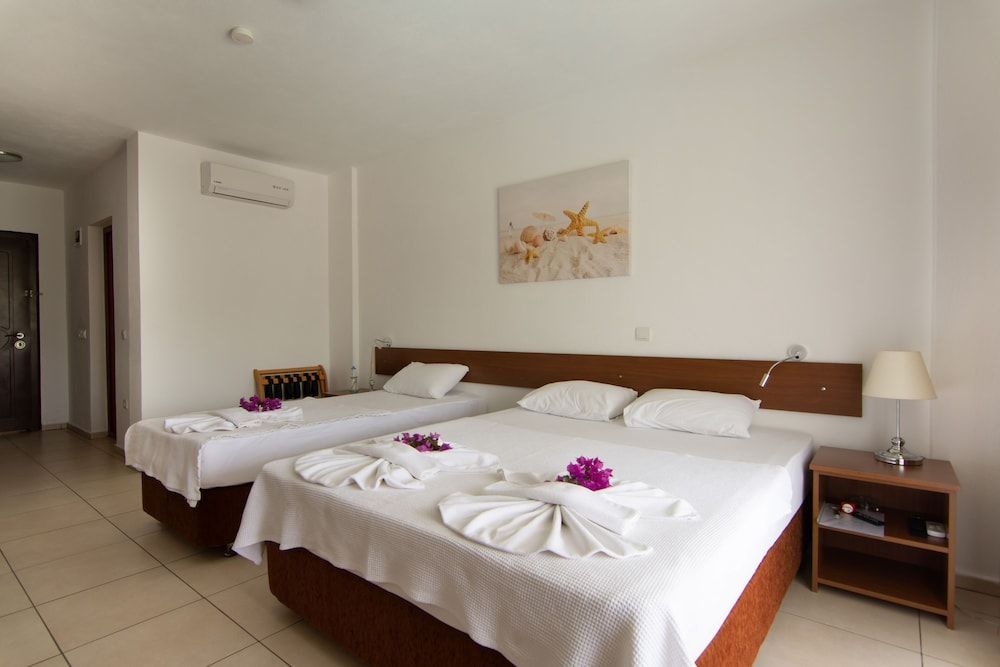 Selvi Beach Hotel Standard Triple Room 2