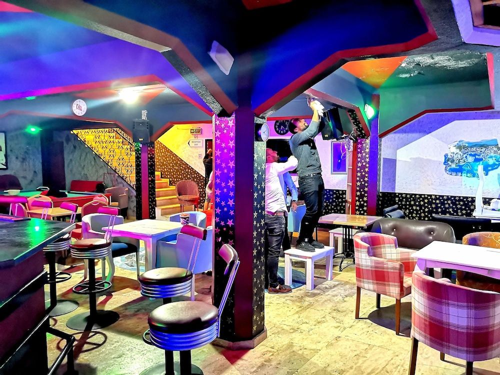 undefined Roadhouse Boutik Otel 8