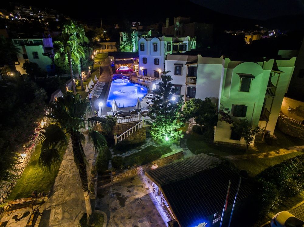 undefined Mira Suites 4