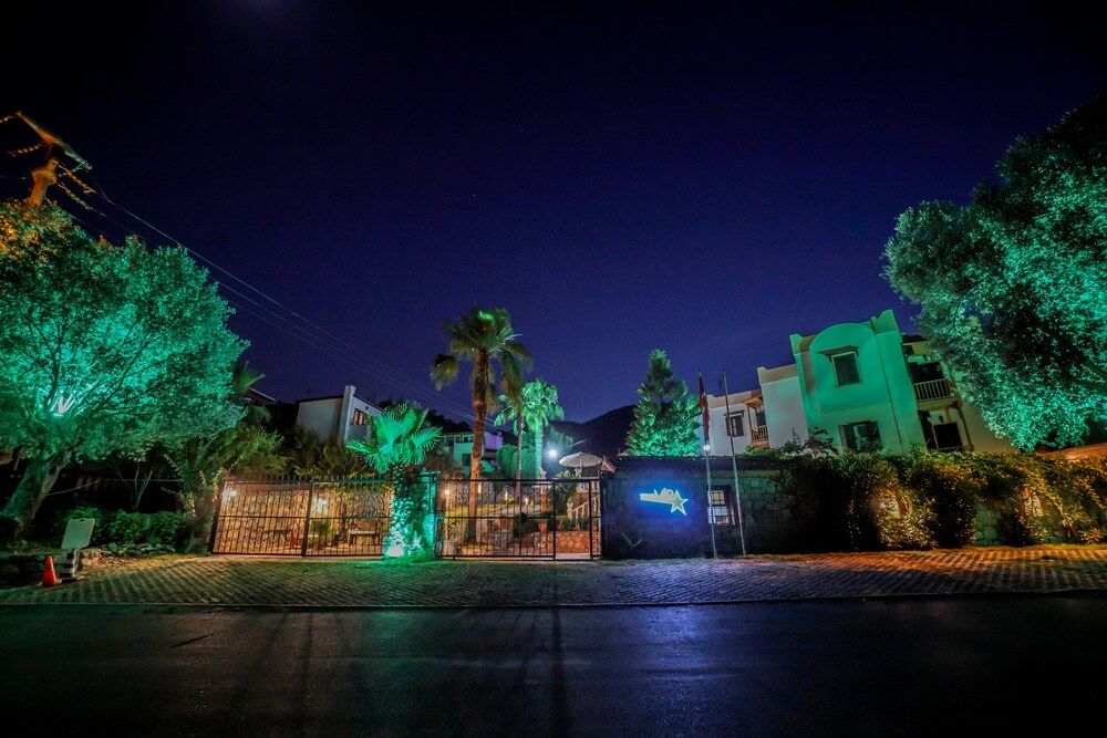 undefined Mira Suites 3