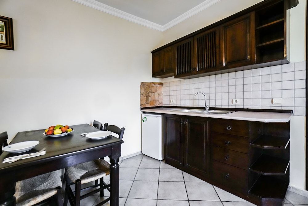 undefined Mira Suites 6