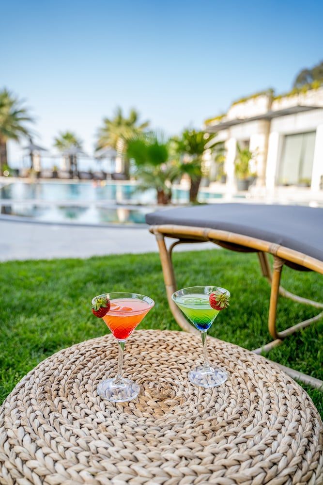 undefined Moyo Luxury Hotel & Beach 3