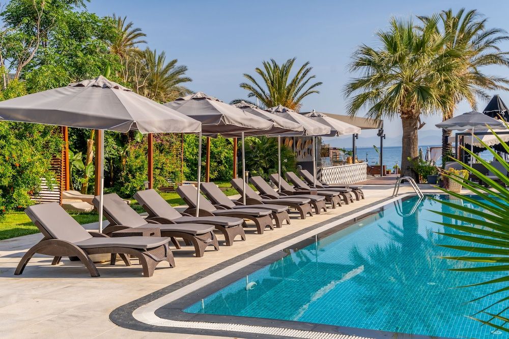 undefined Moyo Luxury Hotel & Beach 7