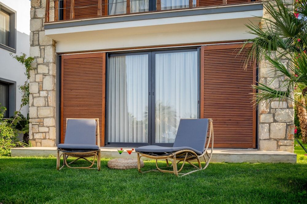 undefined Moyo Luxury Hotel & Beach 2