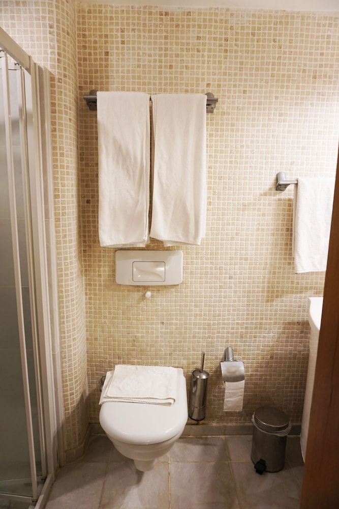 Munahan Hotel Classic Twin Room, Pool View 5