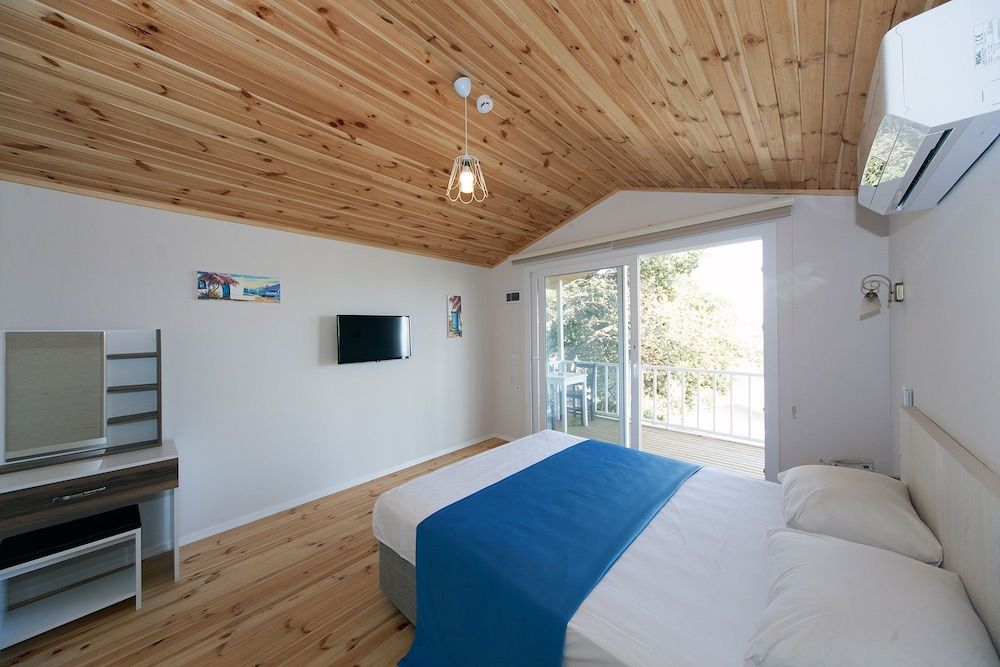 Metin's Gumusluk Deluxe Double Room 6