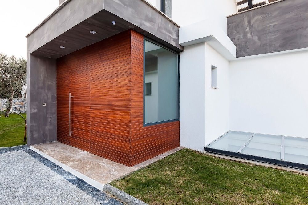 undefined 7 Deluxe - Seductive Style and Serenity 3