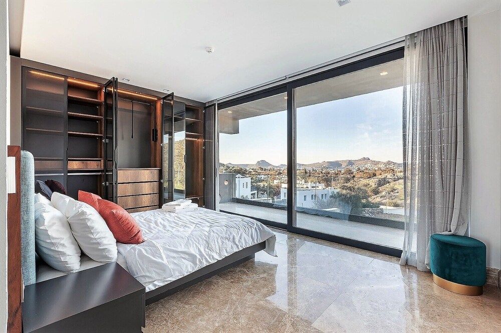 7 Deluxe - Seductive Style and Serenity Luxury Villa, 5 Bedrooms, Private Pool 7