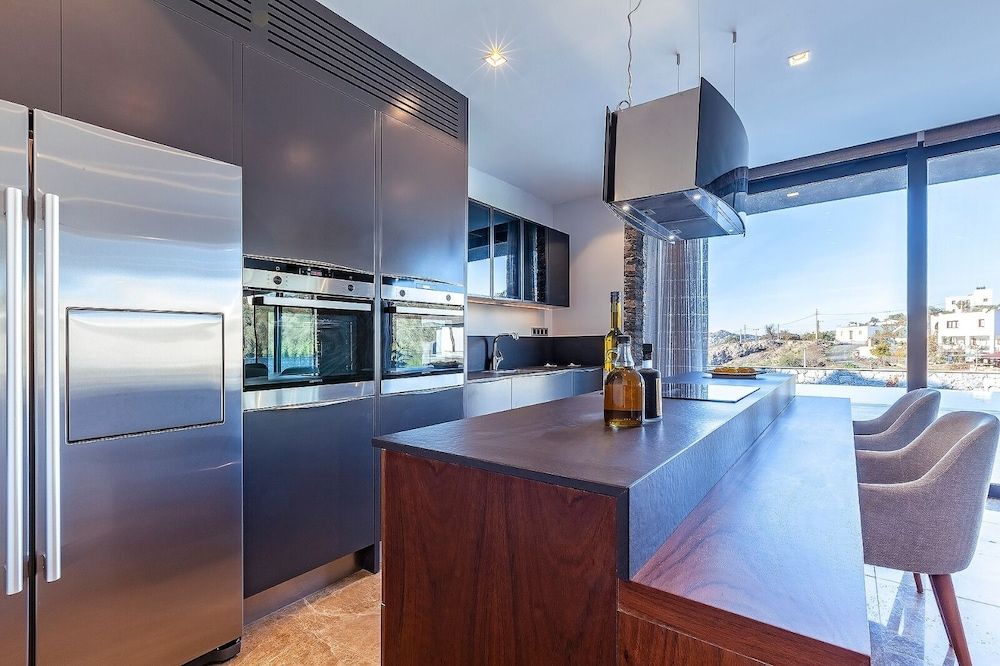 7 Deluxe - Seductive Style and Serenity Luxury Villa, 5 Bedrooms, Private Pool 3