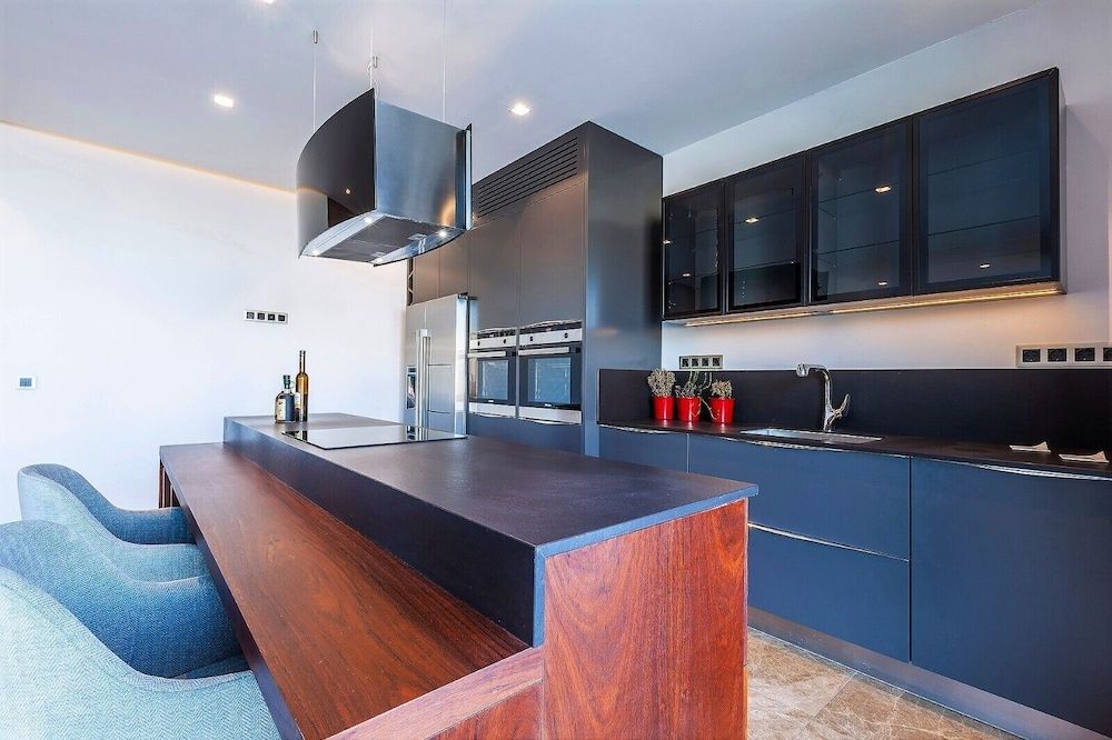 7 Deluxe - Seductive Style and Serenity Luxury Villa, 5 Bedrooms, Private Pool 4