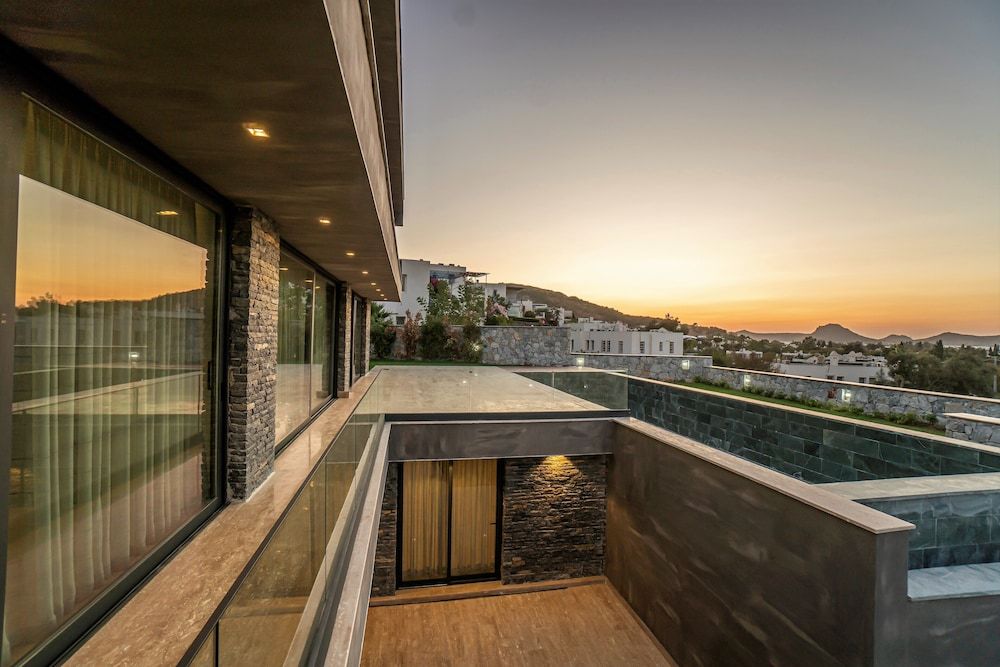 7 Deluxe - Seductive Style and Serenity Luxury Villa, 5 Bedrooms, Private Pool 6