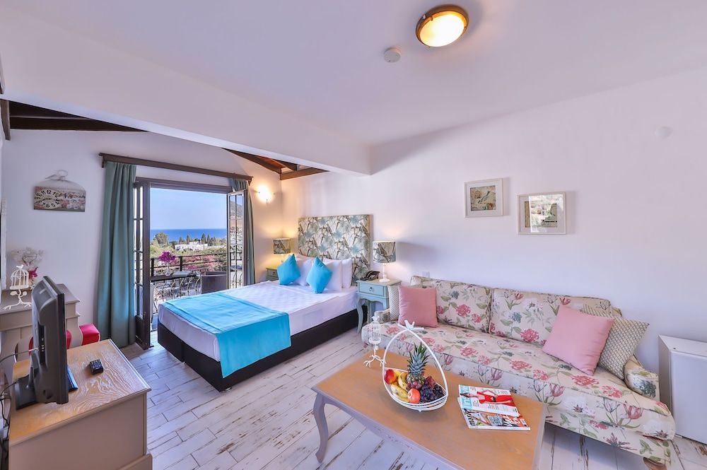 Mare Garden Hotel Akyarlar Deluxe Room, Pool View 3