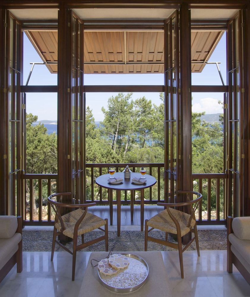 Amanruya Room, Sea View (Pavilion) 5