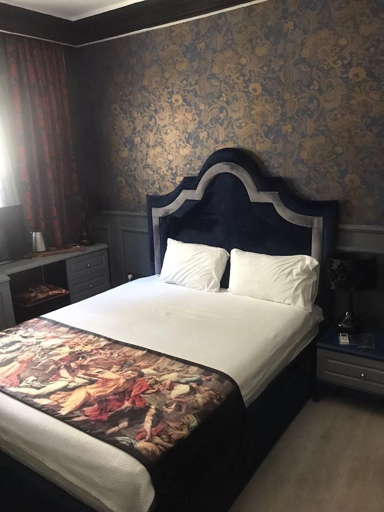 undefined Art & Interiors Boutique Hotel 8