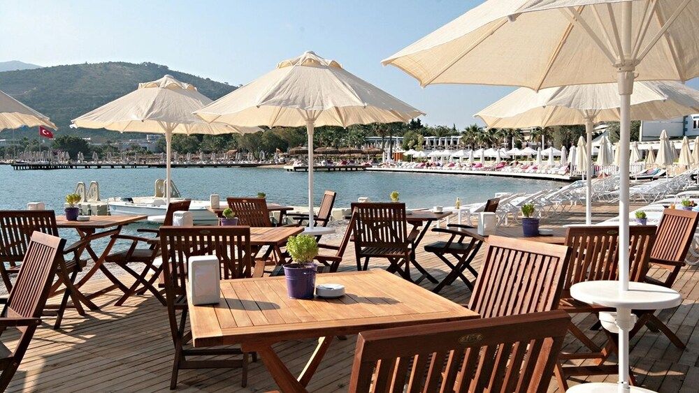 undefined Mi Casa Beach Hotel 9