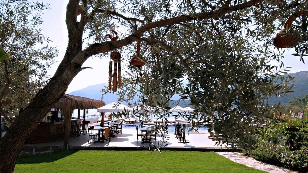 undefined Mi Casa Beach Hotel 8