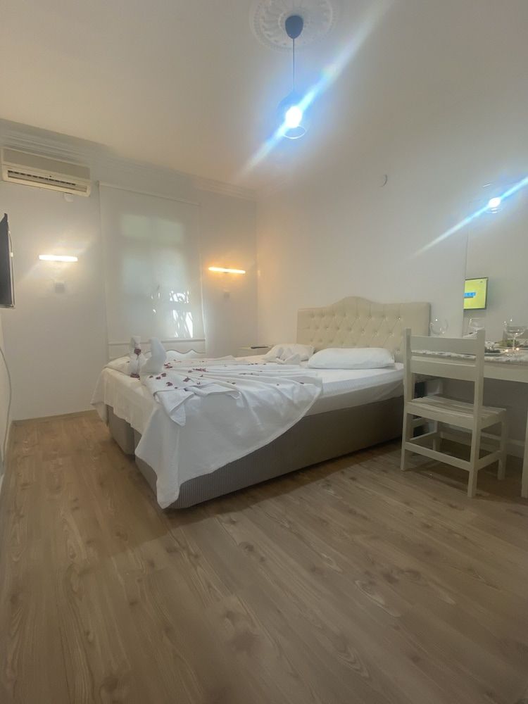 undefined Nil Mars Otel 3