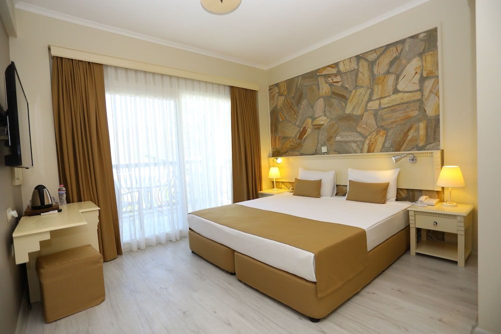 TRENDLIFE HOTELS TORBA Standard Room, Sea View 3